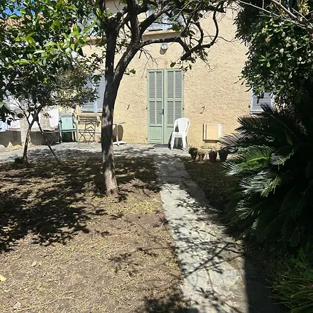 Maison Sur La *